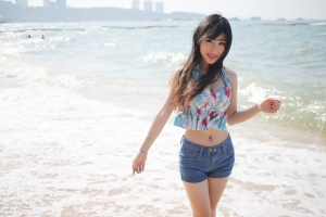 海边可爱美女 刘雪妮verna 4K壁纸