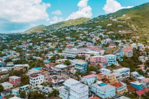 房子 山 山 天空 夏洛特阿玛利 美国 维尔京群岛 4k壁纸 3840x2160