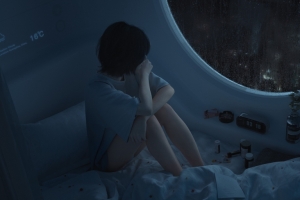 短发女孩 房间 被子 床铺 雨夜 圆形玻璃窗户 5k壁纸