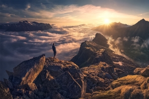 高山,男人,雾,云,天空,太阳,风景图片