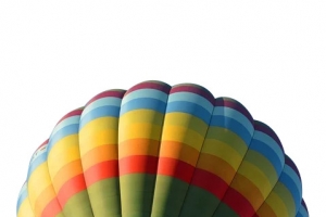 在天空中飞翔的热气球高清PNG透明漂浮元素设计素材免费下载