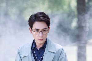 镇魂朱一龙手机壁纸