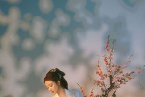 唯美古风美女何瑞贤4k手机壁纸竖屏