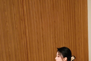 优雅侧脸美女刘亦菲4k手机壁纸竖屏