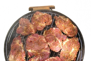 架子上的烤肉
