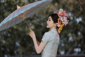 白鹿 侧脸 古风 伞 4K美女壁纸