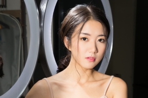 宁宁气质养眼高清美女4K壁纸
