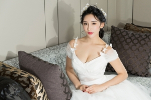 白色婚纱美女小西3440x1440壁纸
