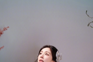 杨幂白色裙子唯美4k手机高清壁纸竖屏