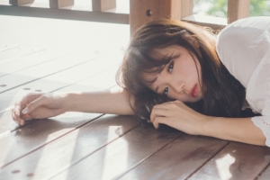 清纯美女 地板 唯美写真3440x1440壁纸