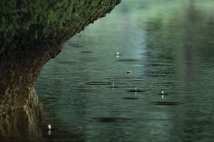 河流 雨水 水滴 石头 宏观 4k壁纸 3840x2160