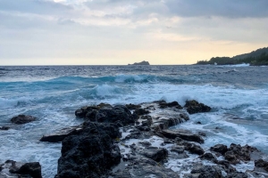 石头 大海 波浪 地平线 4k壁纸 3840x2160