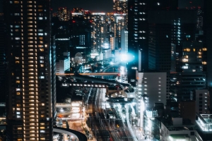 建筑 灯光 道路 辉光 冷冻灯 夜晚 城市 4k壁纸 3840x2160