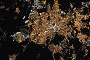 城市 线条 光线 从空间观看 深色 4k壁纸 3840x2160