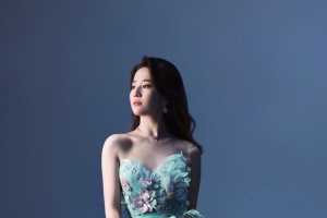羽毛鲜花礼服裙子美女刘亦菲4k高清手机壁纸2160x3840