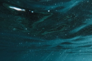 水 射线 气泡 深色 4k壁纸 3840x2160