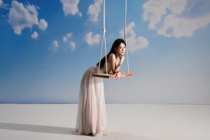 养眼美女 杨紫 淡雅梦境 秋千 4K桌面壁纸 3840x2560