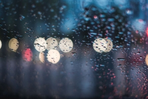 玻璃 水滴 雨 模糊 散焦 4k壁纸 3840x2160