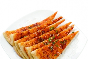 一盘美味的酱香饼