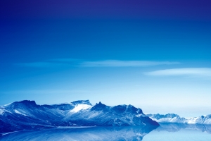高清雪山冰山背景图
