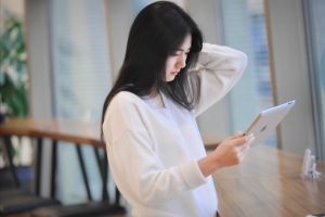 侧面女性图片素材
