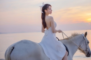 刘奕宁 海边 夕阳 马4k美女壁纸3840x2160