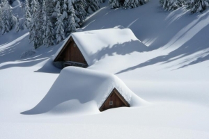 被大雪盖住的房子