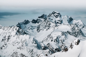 山 峰 雪 冬季 4k壁纸 3840x2160
