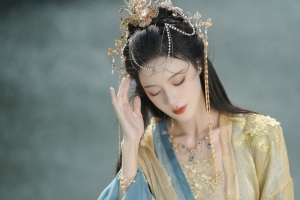 古装 古风 美女 闭眼 头饰 饰品 4k壁纸