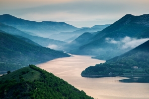 迷雾日出4K风景壁纸