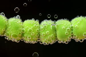 豌豆 水滴 特写 4k壁纸 3840x2160