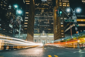 城市 建筑物 道路 光线 长曝光 夜晚 深色 4k壁纸 3840x2160