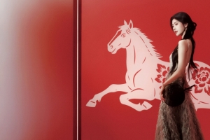 鞠婧祎马图案4K高清3440x1440带鱼屏美女壁纸免费下载