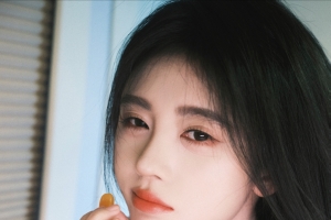 鞠婧祎可爱表情4k美女手机壁纸