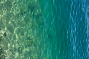 海 水 底部 石头 眩光 自然 4k壁纸 3840x2160