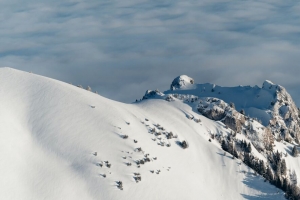 山脉 雪 云 冬天 风景 鸟瞰 4k壁纸 3840x2160