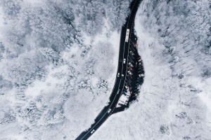 冬季 鸟瞰图 森林 道路 4k壁纸 3840x2160