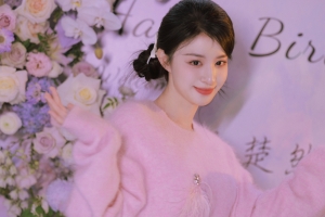 粉色毛衣可爱美女王楚然 4k壁纸 3840x2400