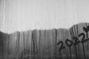  2022 新年 心 玻璃 雨 水滴 4k壁纸 3840x2160