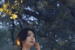 章若楠 白色裙子 唯美 4k美女手机壁纸竖屏