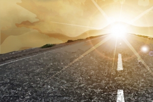 卡通手插画公路太阳光背景banner