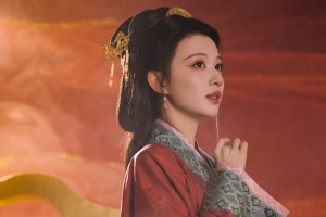 红色古装美女王楚然 4K超清车机壁纸3840x2400免费下载