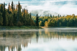初秋湖畔美景