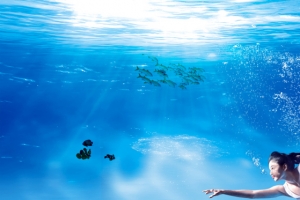 蓝色补水面膜海报背景