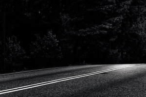 夜晚道路背景