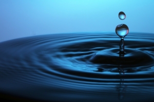 水滴特写3440x1440壁纸