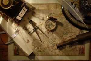 地图指南针海报背景高清PNG透明设计素材免费下载