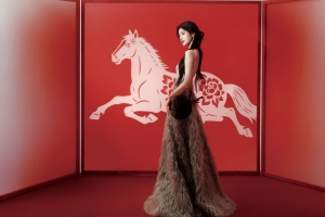 马年鞠婧祎车机美女4K横屏高清壁纸3840x2400免费下载