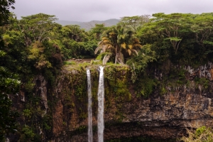 毛里求斯丛林瀑布风景3440x1440壁纸