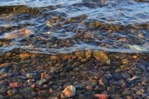 水 波浪 石头 透明 自然 4k壁纸 3840x2160
